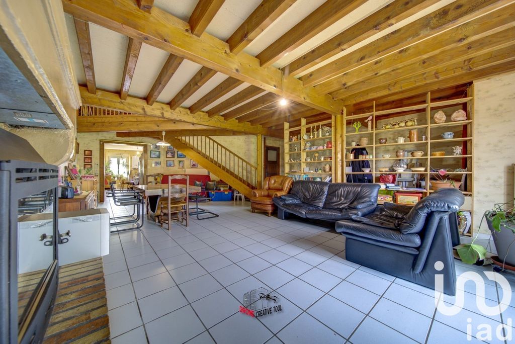 Achat maison à vendre 4 chambres 154 m² - Lachaussée