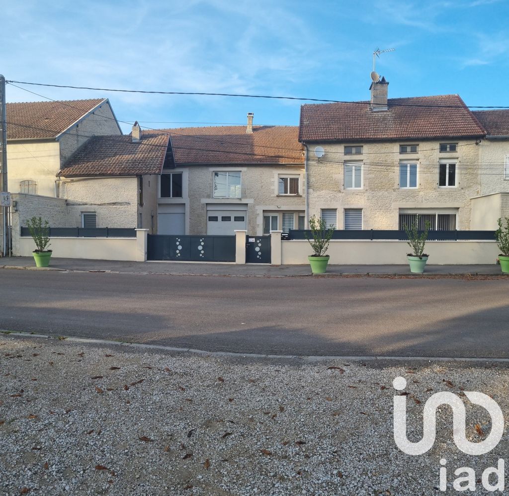 Achat maison à vendre 5 chambres 250 m² - Vesvres-sous-Chalancey