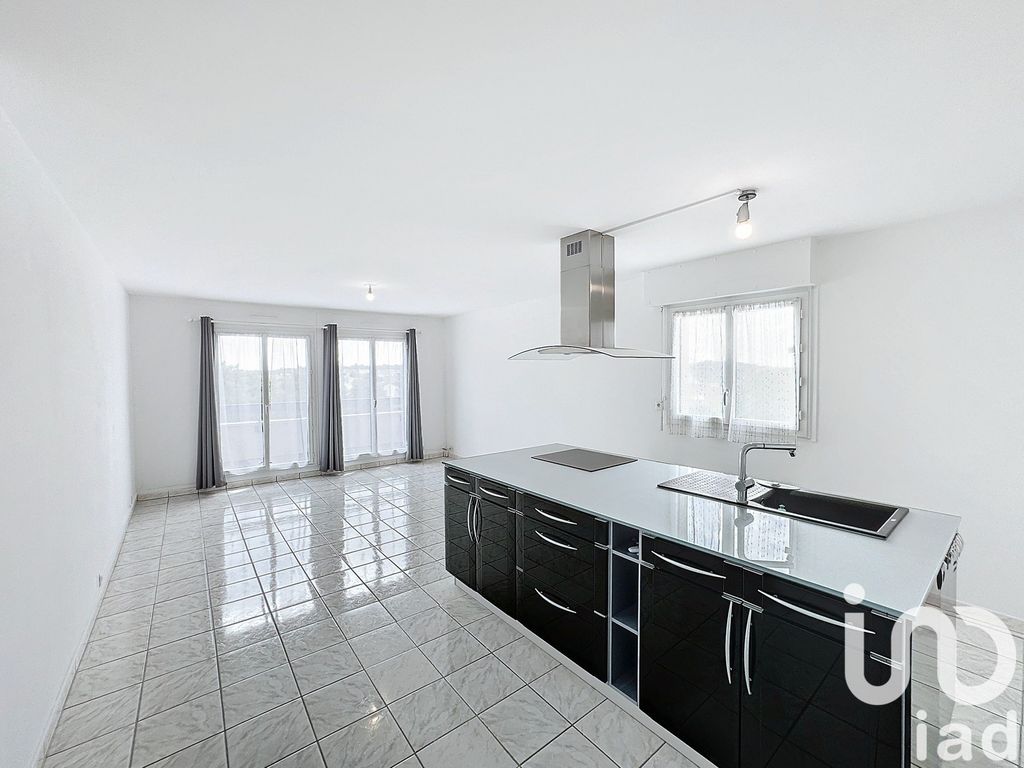Achat appartement à vendre 3 pièces 68 m² - Le Coudray-Montceaux