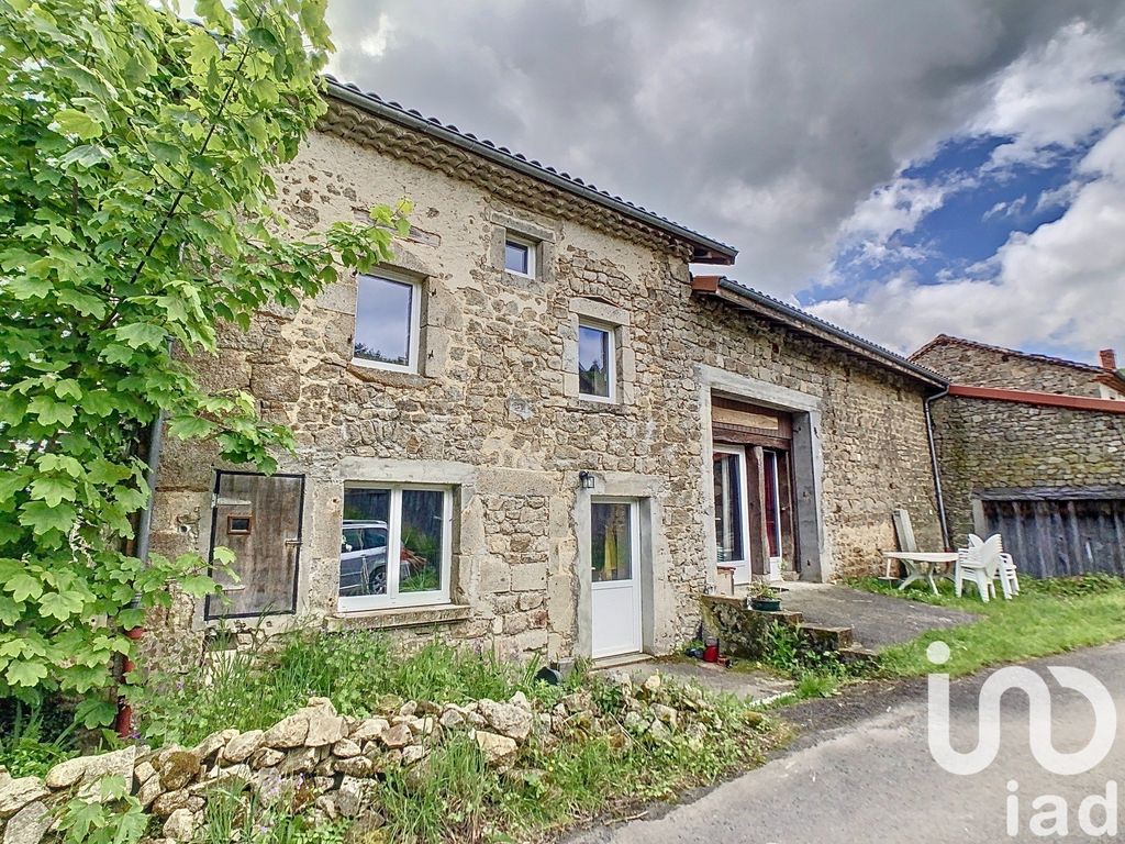 Achat maison à vendre 6 chambres 196 m² - Saint-Gervais-sous-Meymont