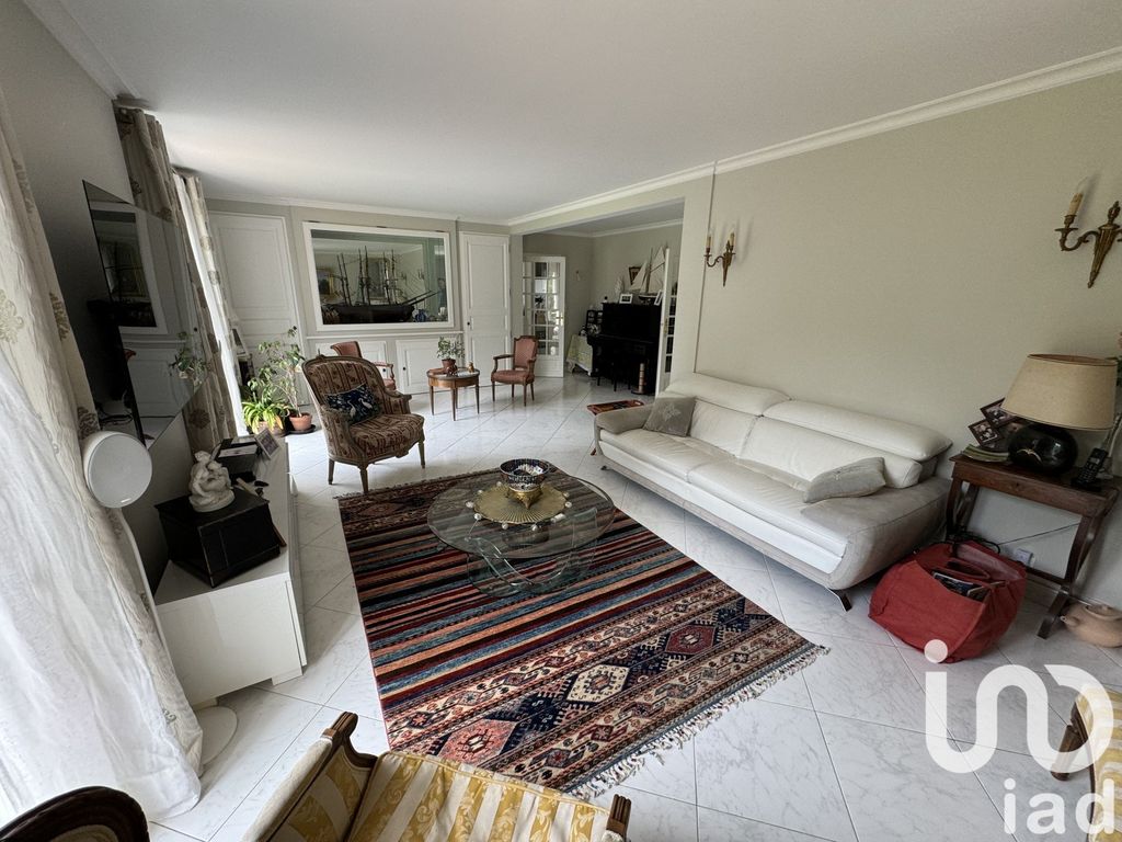 Achat maison à vendre 8 chambres 263 m² - Sainte-Pazanne