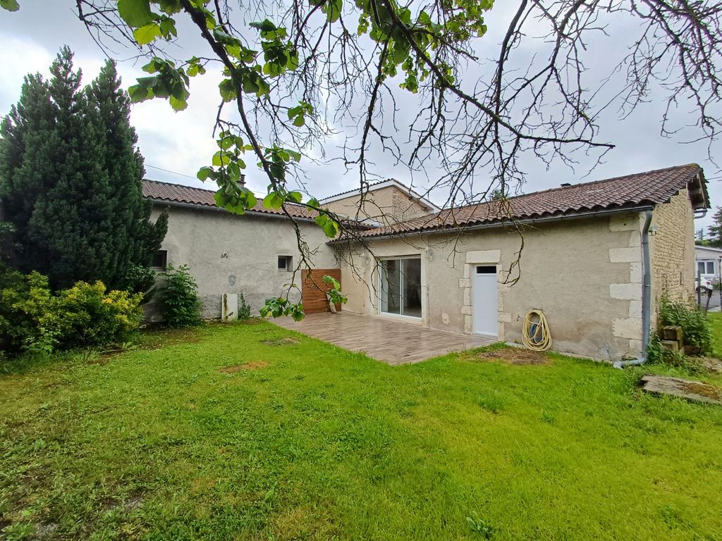 Achat maison à vendre 3 chambres 120 m² - Barbezieux-Saint-Hilaire