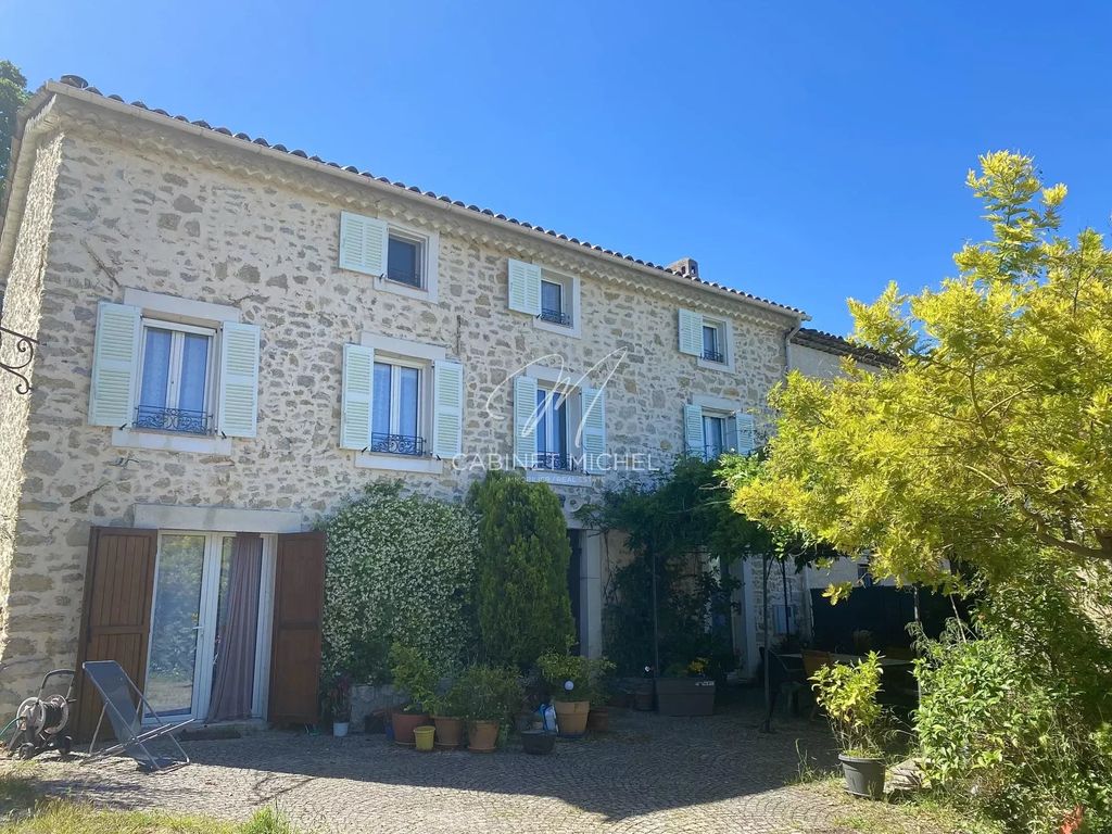 Achat maison à vendre 4 chambres 192 m² - Le Rouret