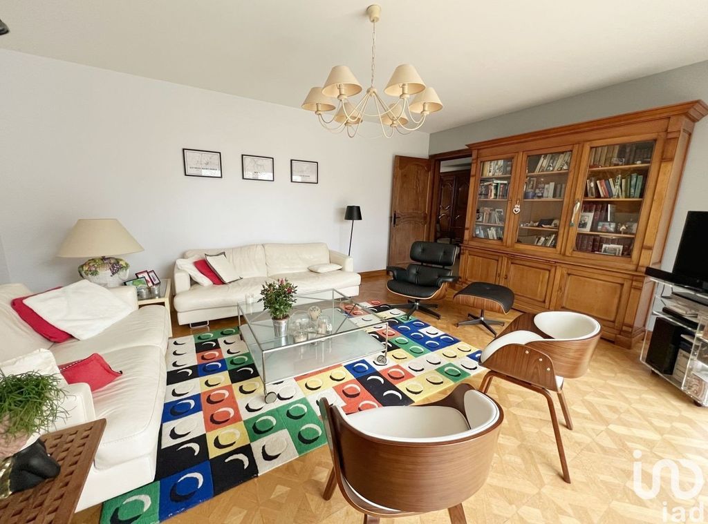 Achat maison à vendre 5 chambres 246 m² - Estrées-Saint-Denis