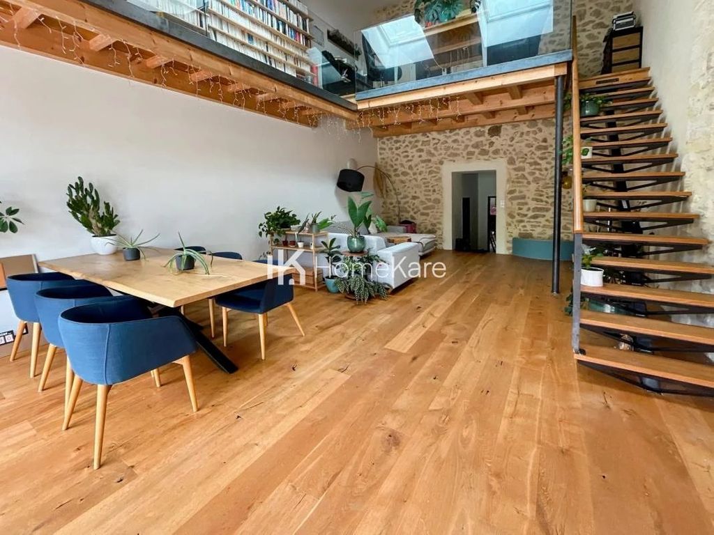 Achat maison à vendre 4 chambres 210 m² - Castres-Gironde