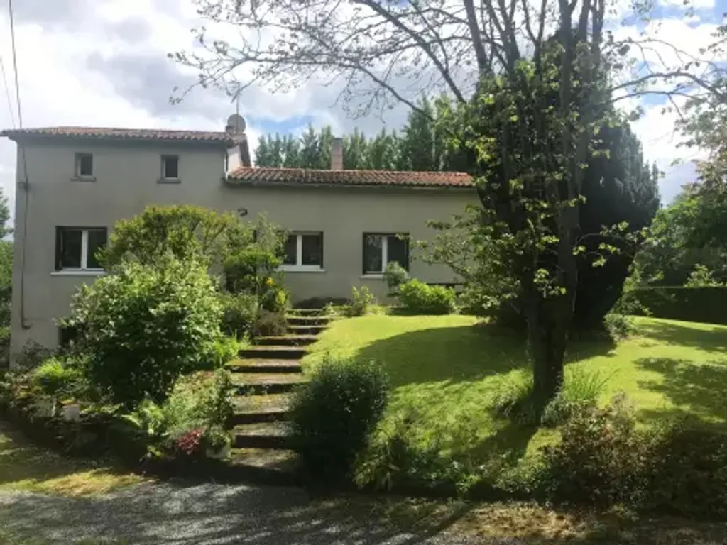 Achat maison à vendre 3 chambres 126 m² - Bressuire