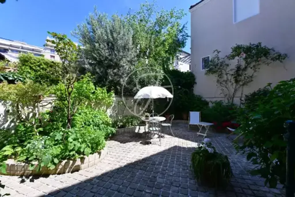 Achat maison à vendre 3 chambres 170 m² - Paris 16ème arrondissement