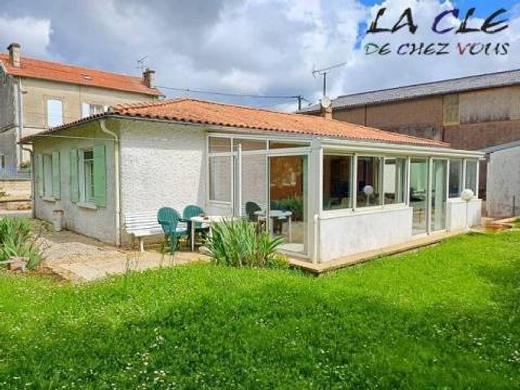 Achat maison à vendre 3 chambres 129 m² - Faye-sur-Ardin