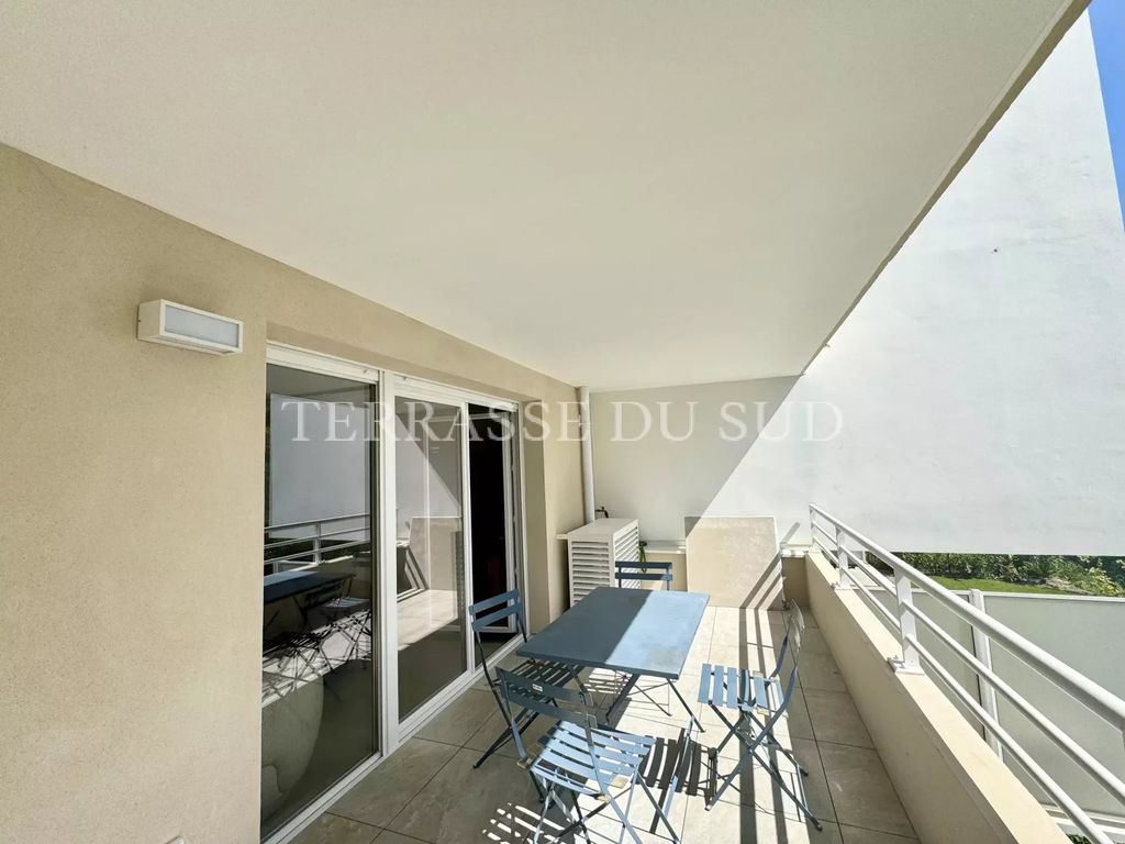 Achat appartement à vendre 3 pièces 68 m² - Marseille 8ème arrondissement