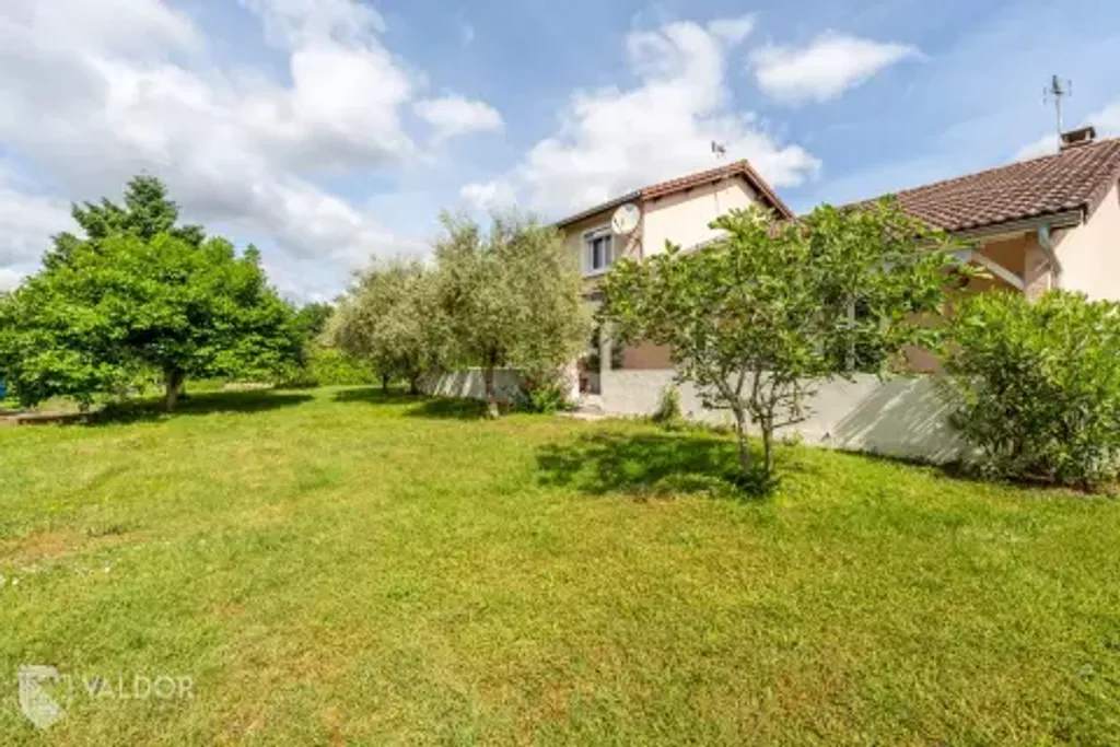 Achat maison à vendre 4 chambres 113 m² - Montmerle-sur-Saône