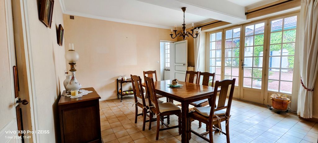 Achat maison à vendre 3 chambres 140 m² - Champigny-sur-Veude