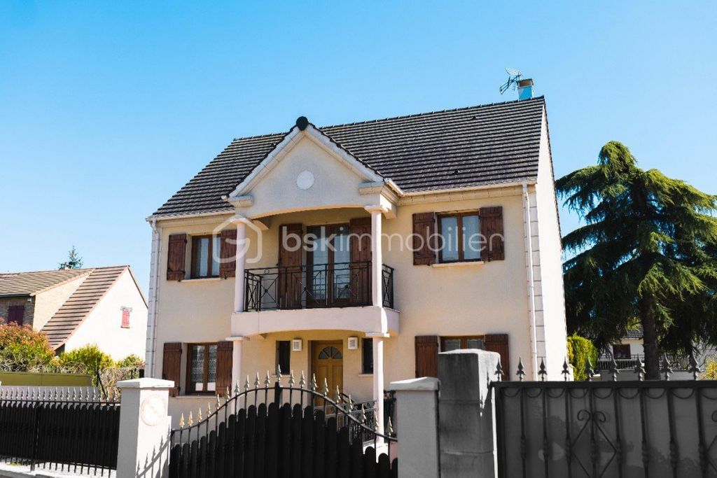 Achat maison à vendre 5 chambres 133 m² - Savigny-sur-Orge