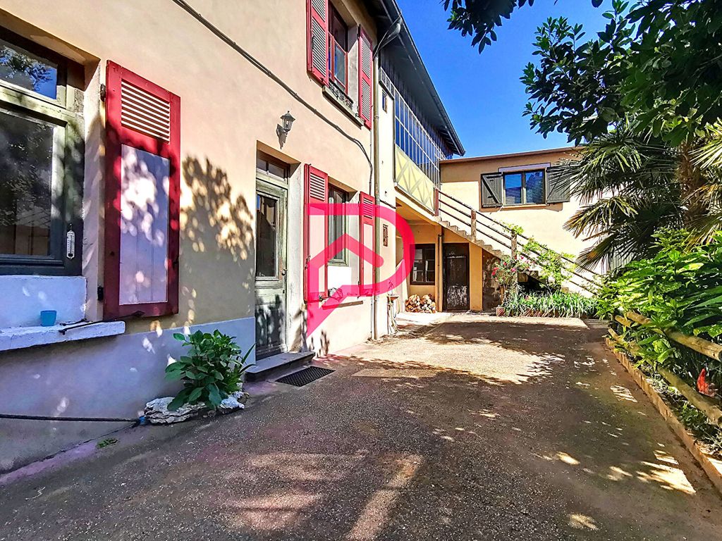 Achat maison à vendre 5 chambres 162 m² - Tassin-la-Demi-Lune