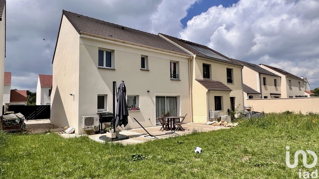 Achat maison à vendre 4 chambres 100 m² - Neufmoutiers-en-Brie