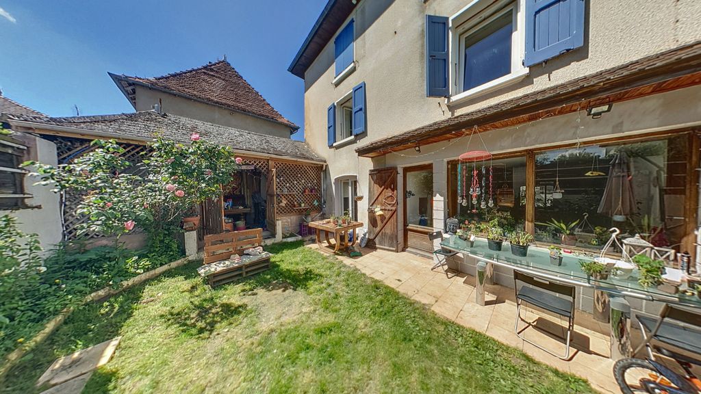 Achat maison à vendre 4 chambres 170 m² - La Tour-du-Pin