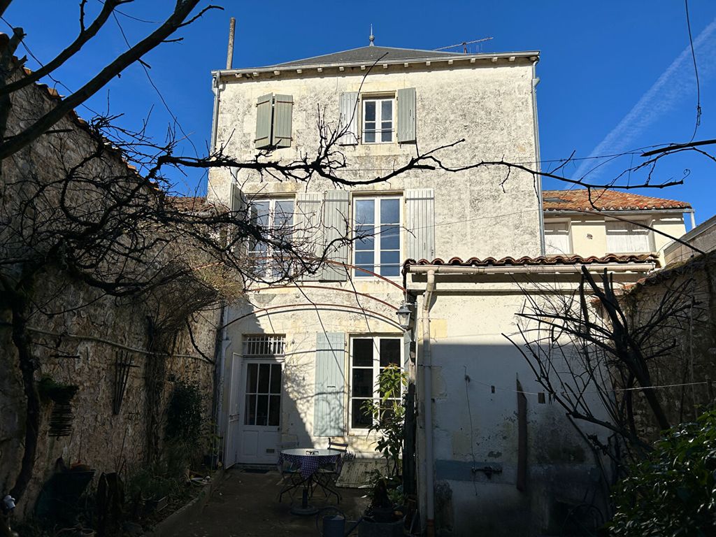 Achat maison à vendre 4 chambres 205 m² - Civray