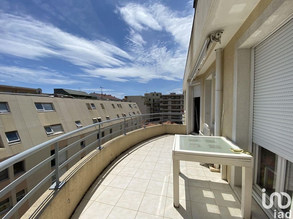 Achat appartement à vendre 3 pièces 63 m² - Saint-Laurent-du-Var