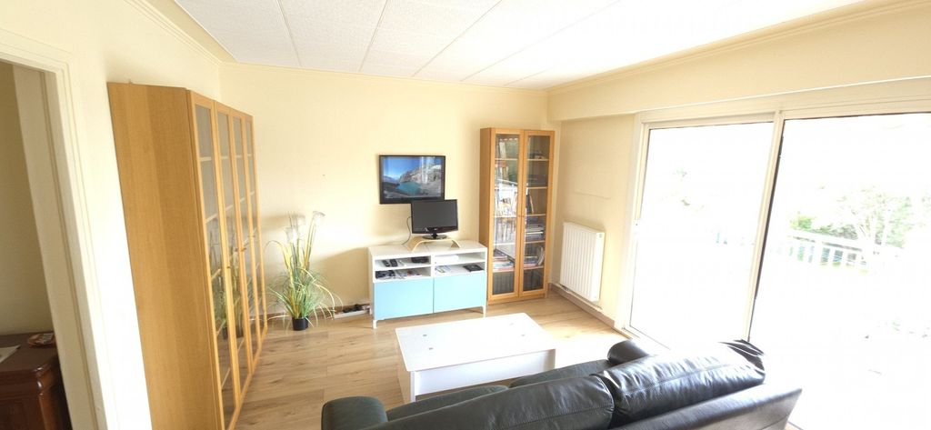 Achat appartement à vendre 3 pièces 72 m² - Saint-Raphaël