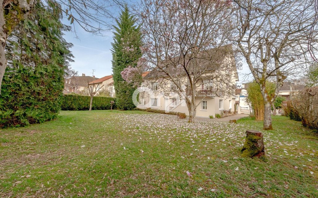 Achat maison à vendre 6 chambres 276 m² - Limoges