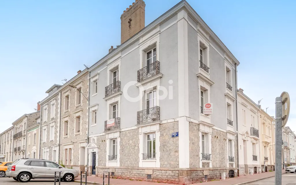 Achat maison à vendre 6 chambres 223 m² - Limoges