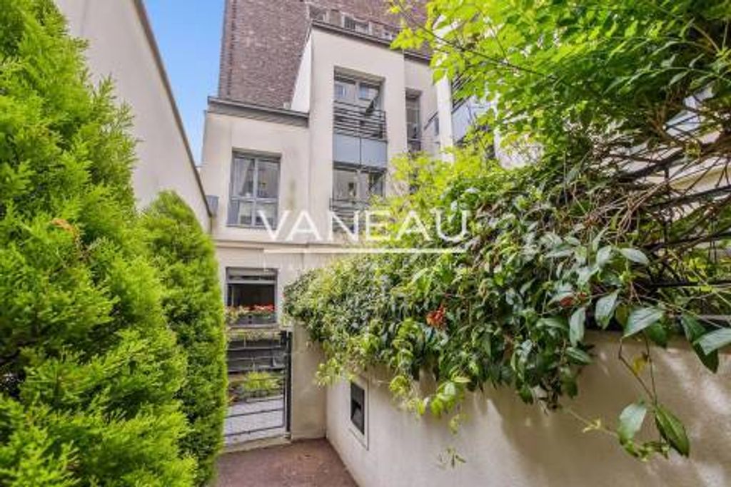 Achat maison à vendre 4 chambres 184 m² - Paris 20ème arrondissement