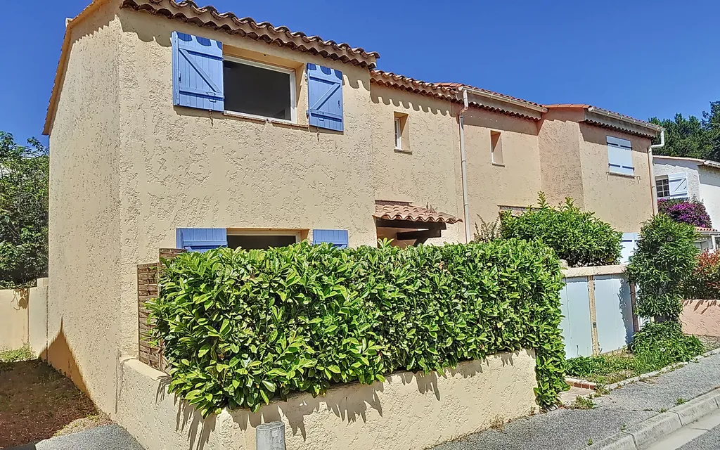 Achat maison à vendre 2 chambres 68 m² - Fréjus