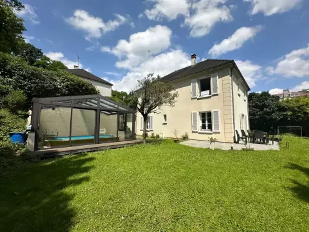 Achat maison à vendre 5 chambres 150 m² - Montmorency