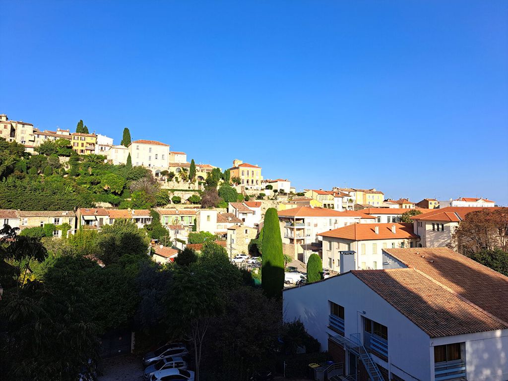 Achat appartement à vendre 3 pièces 59 m² - Cagnes-sur-Mer