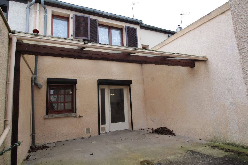 Achat maison à vendre 3 chambres 84 m² - Compiègne