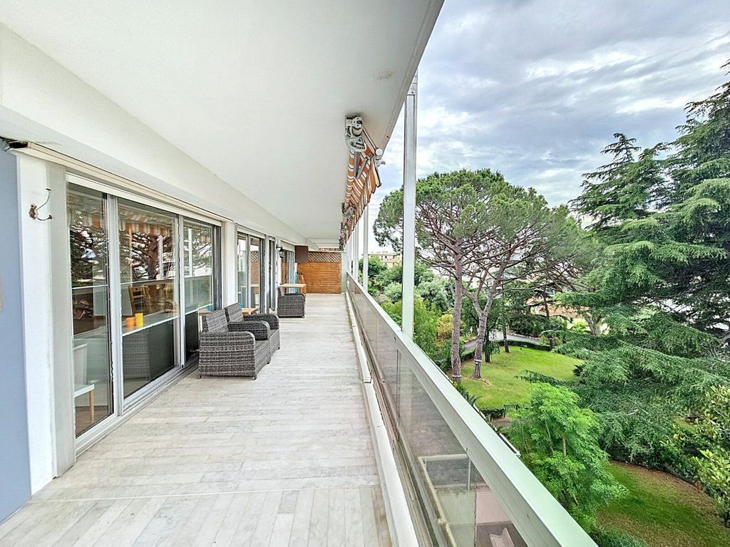 Achat appartement à vendre 3 pièces 74 m² - Antibes