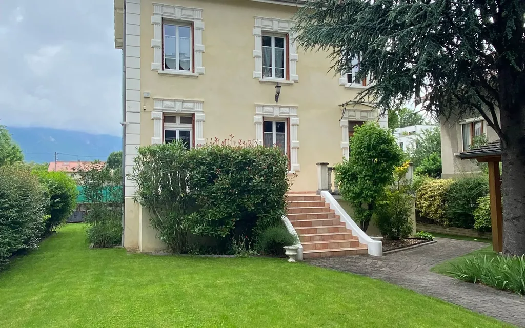 Achat maison à vendre 4 chambres 169 m² - Saint-Martin-d'Hères