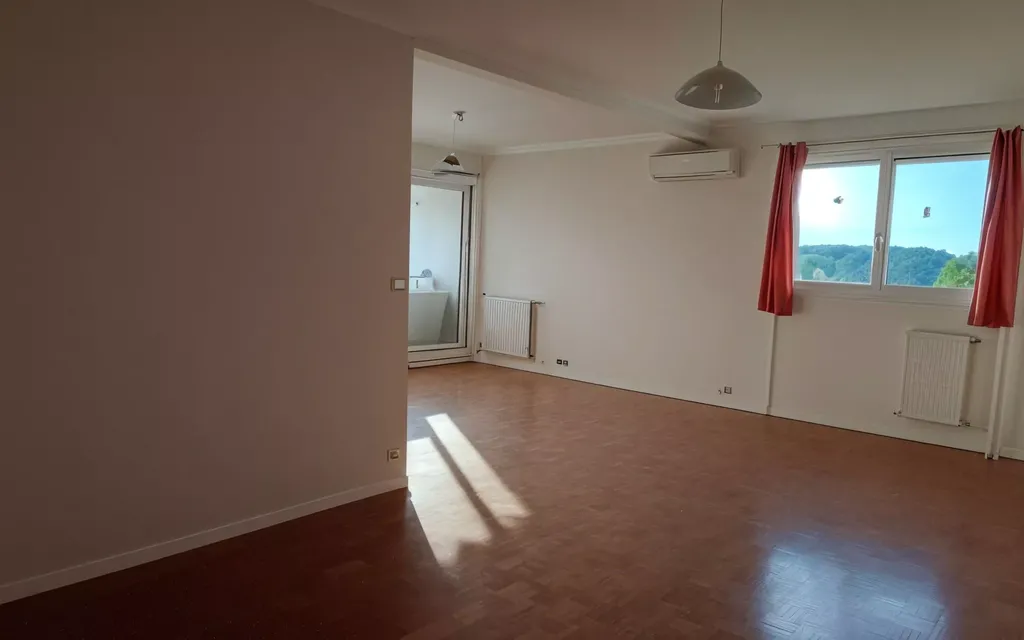 Achat appartement à vendre 3 pièces 76 m² - Nîmes