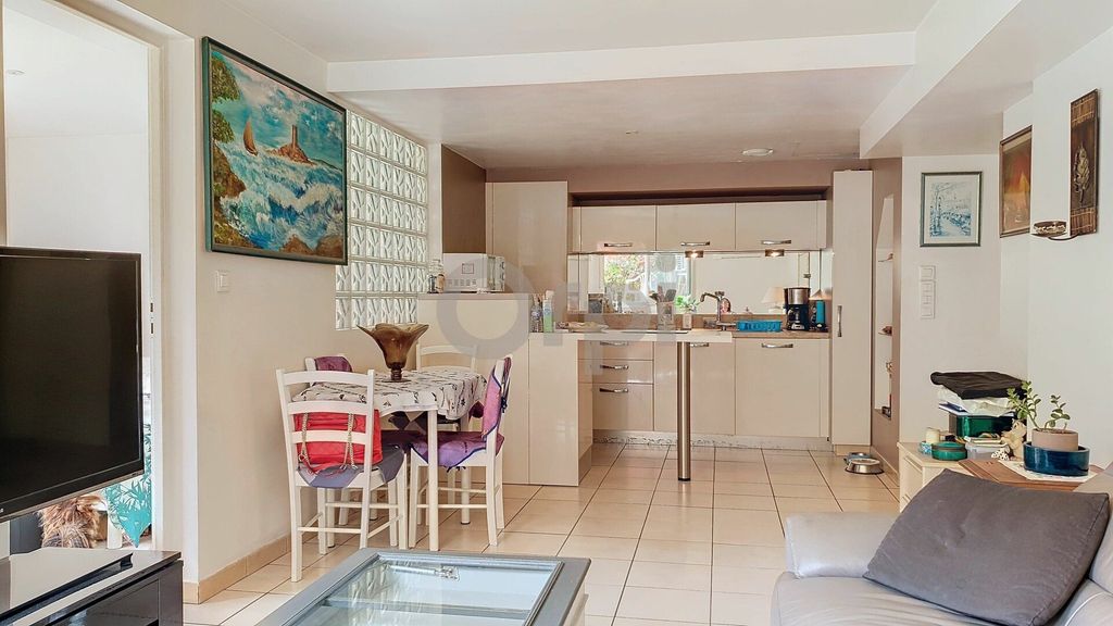 Achat appartement à vendre 2 pièces 43 m² - Fréjus