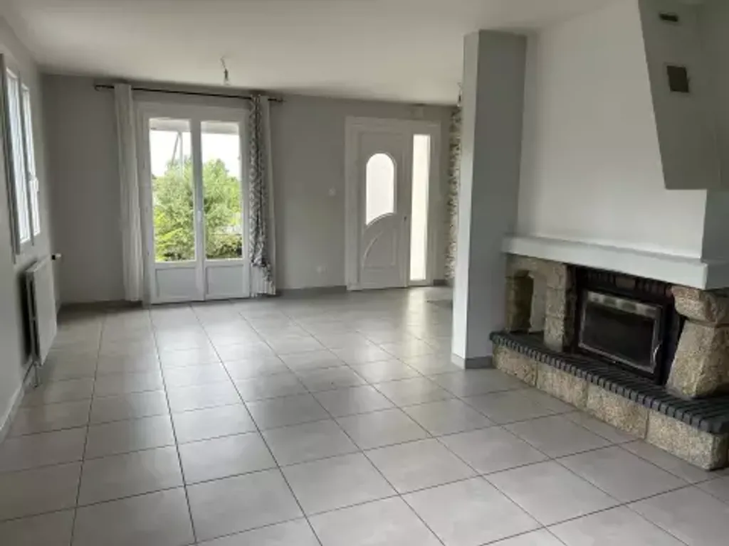 Achat maison à vendre 4 chambres 144 m² - La Chapelle-Saint-Laurent