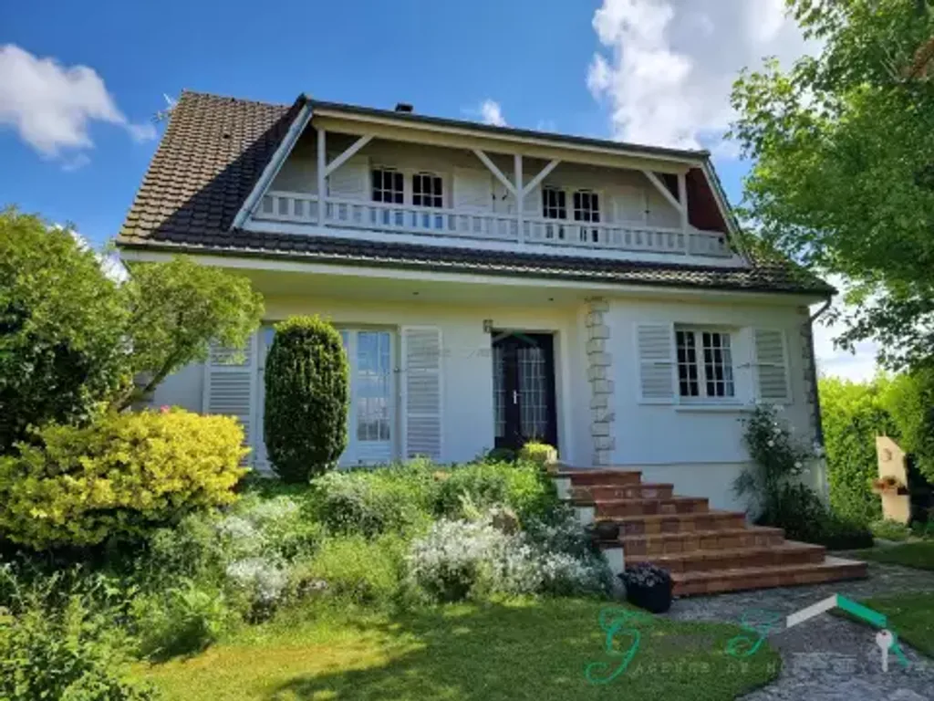 Achat maison à vendre 5 chambres 145 m² - La Genevraye