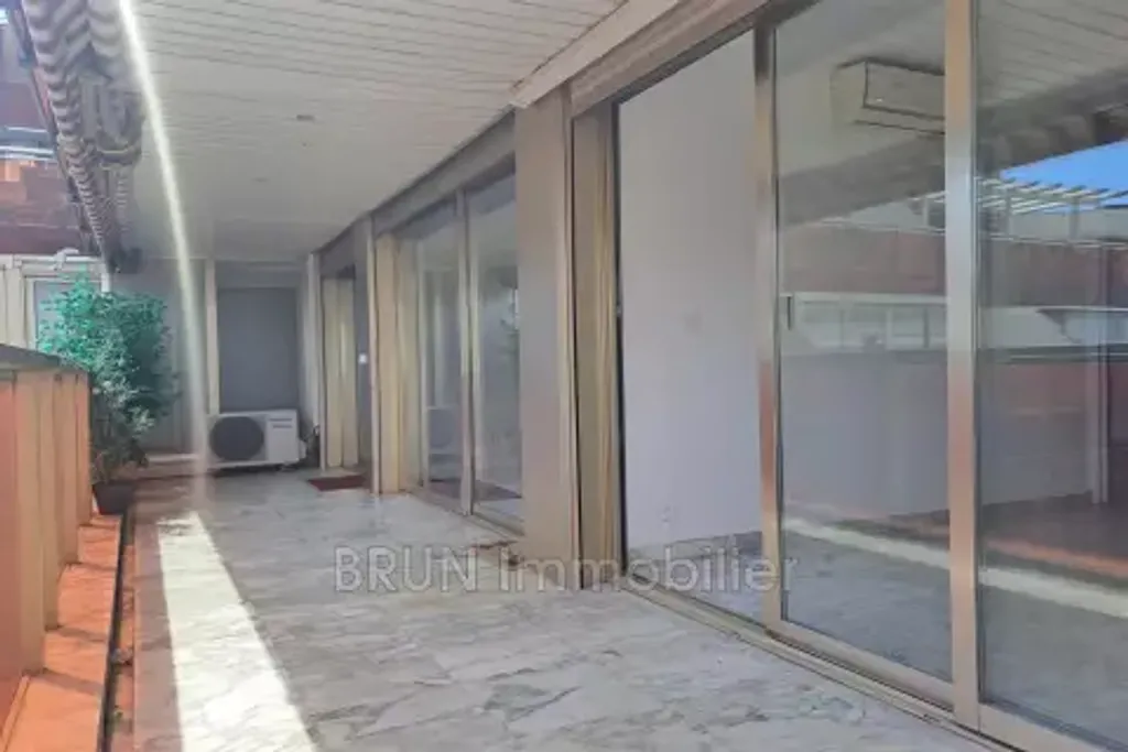 Achat appartement à vendre 3 pièces 57 m² - Antibes