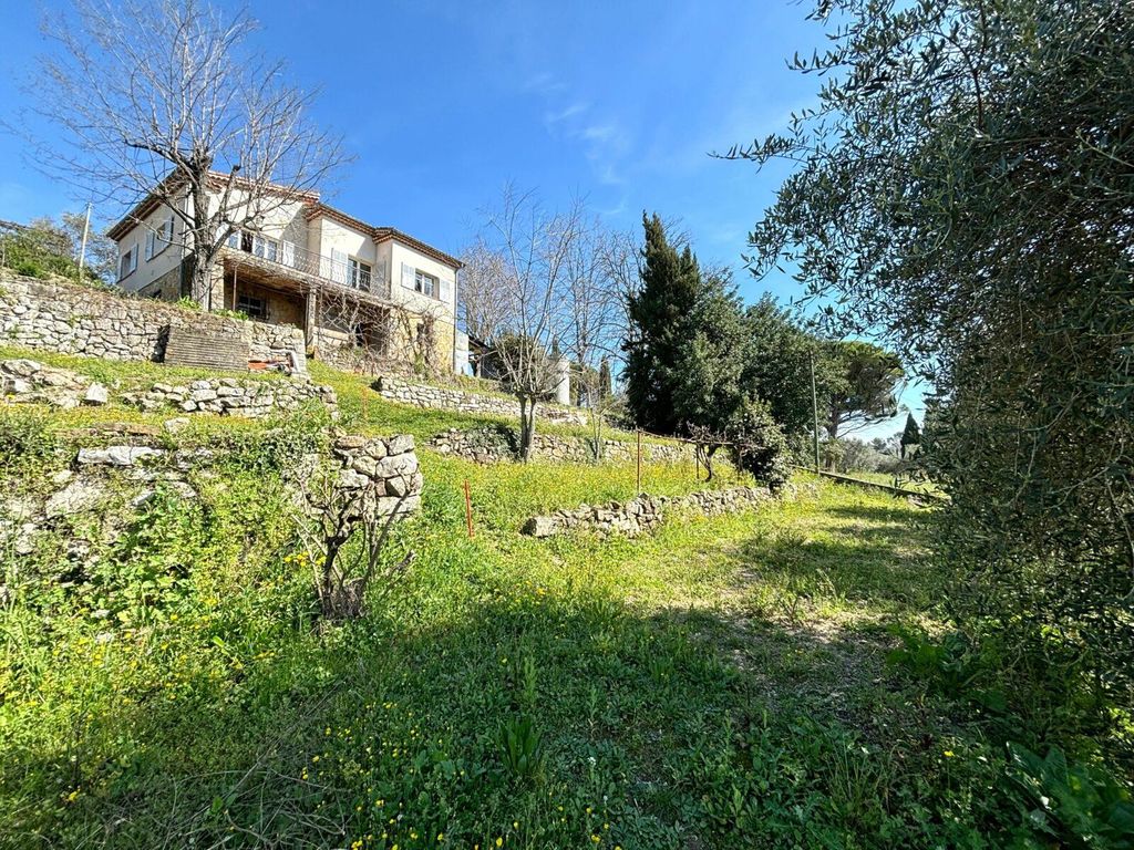 Achat maison à vendre 3 chambres 168 m² - Grasse