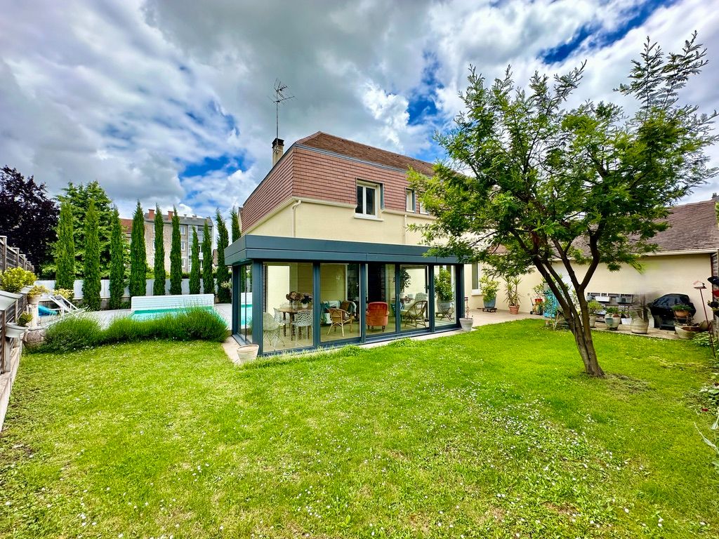 Achat maison à vendre 6 chambres 232 m² - Brive-la-Gaillarde