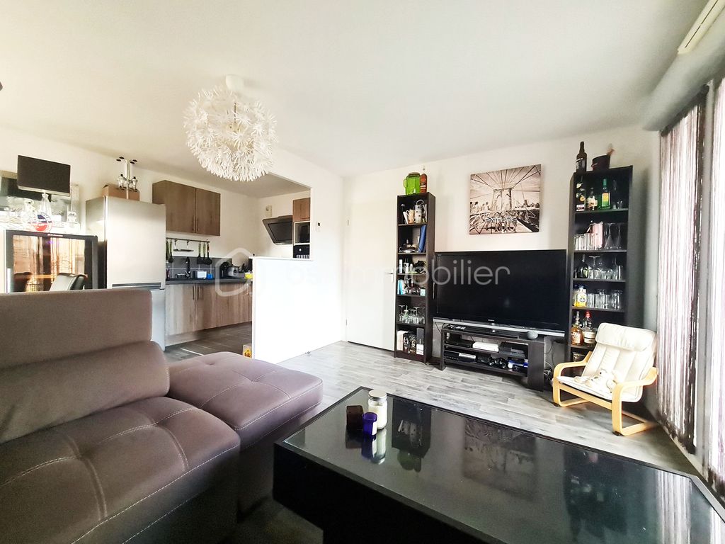 Achat appartement à vendre 3 pièces 64 m² - Vert-Saint-Denis