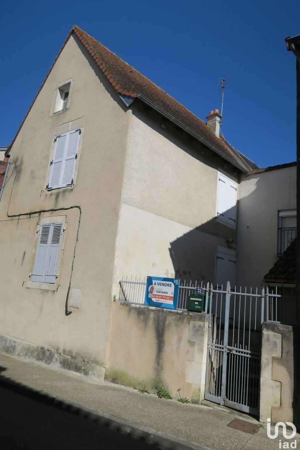 Achat maison à vendre 2 chambres 90 m² - Montmorillon