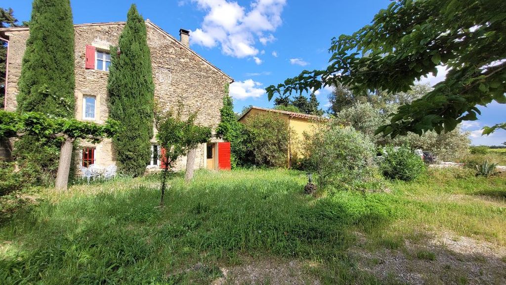 Achat maison à vendre 6 chambres 325 m² - Camaret-sur-Aigues