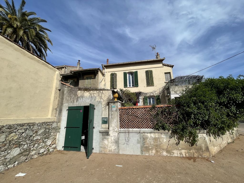 Achat appartement à vendre 5 pièces 113 m² - Toulon