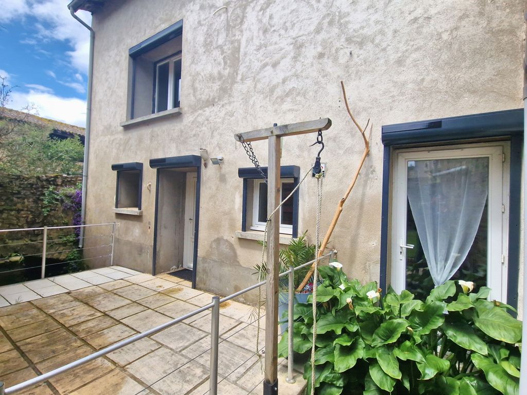 Achat maison à vendre 2 chambres 113 m² - Lusignan