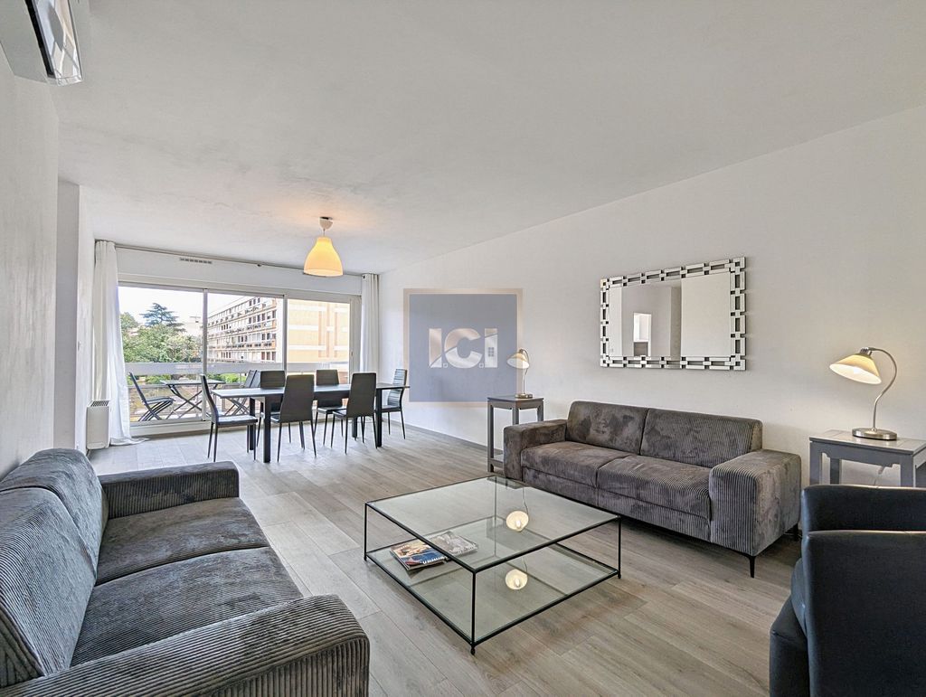 Achat appartement à vendre 5 pièces 95 m² - Sainte-Maxime
