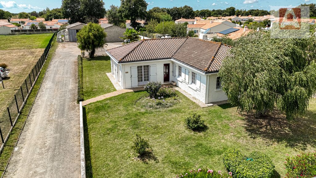 Achat maison à vendre 4 chambres 120 m² - Commequiers