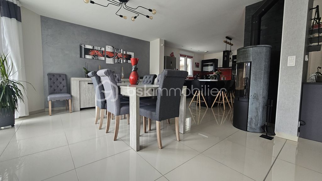 Achat maison à vendre 3 chambres 149 m² - Séchilienne