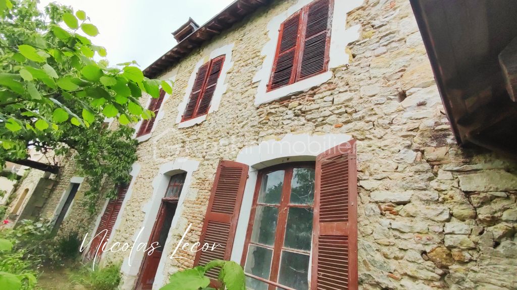 Achat maison à vendre 5 chambres 380 m² - Vierzon