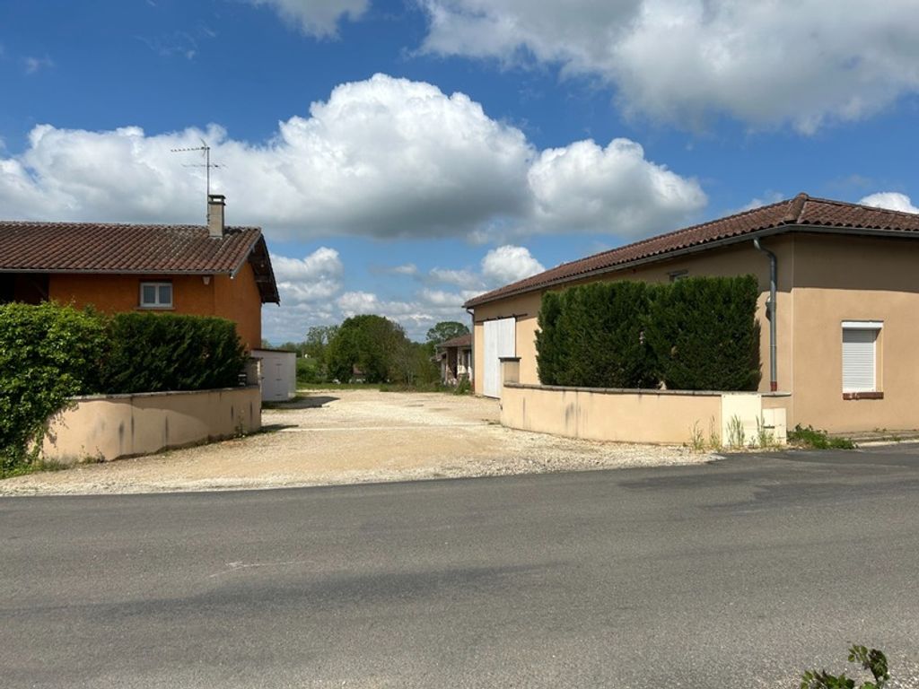 Achat maison à vendre 4 chambres 212 m² - Vonnas