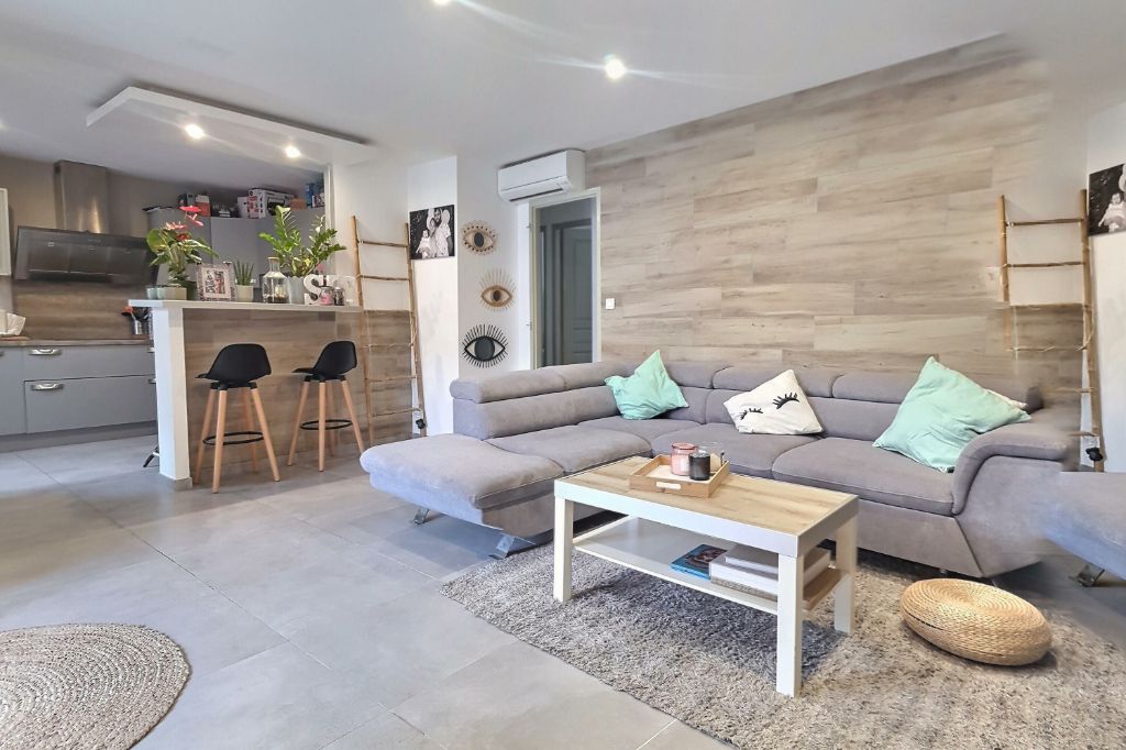 Achat appartement à vendre 4 pièces 75 m² - Saint-Hippolyte-du-Fort