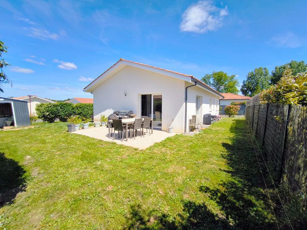 Achat maison à vendre 3 chambres 87 m² - Saint-Martin-de-Hinx